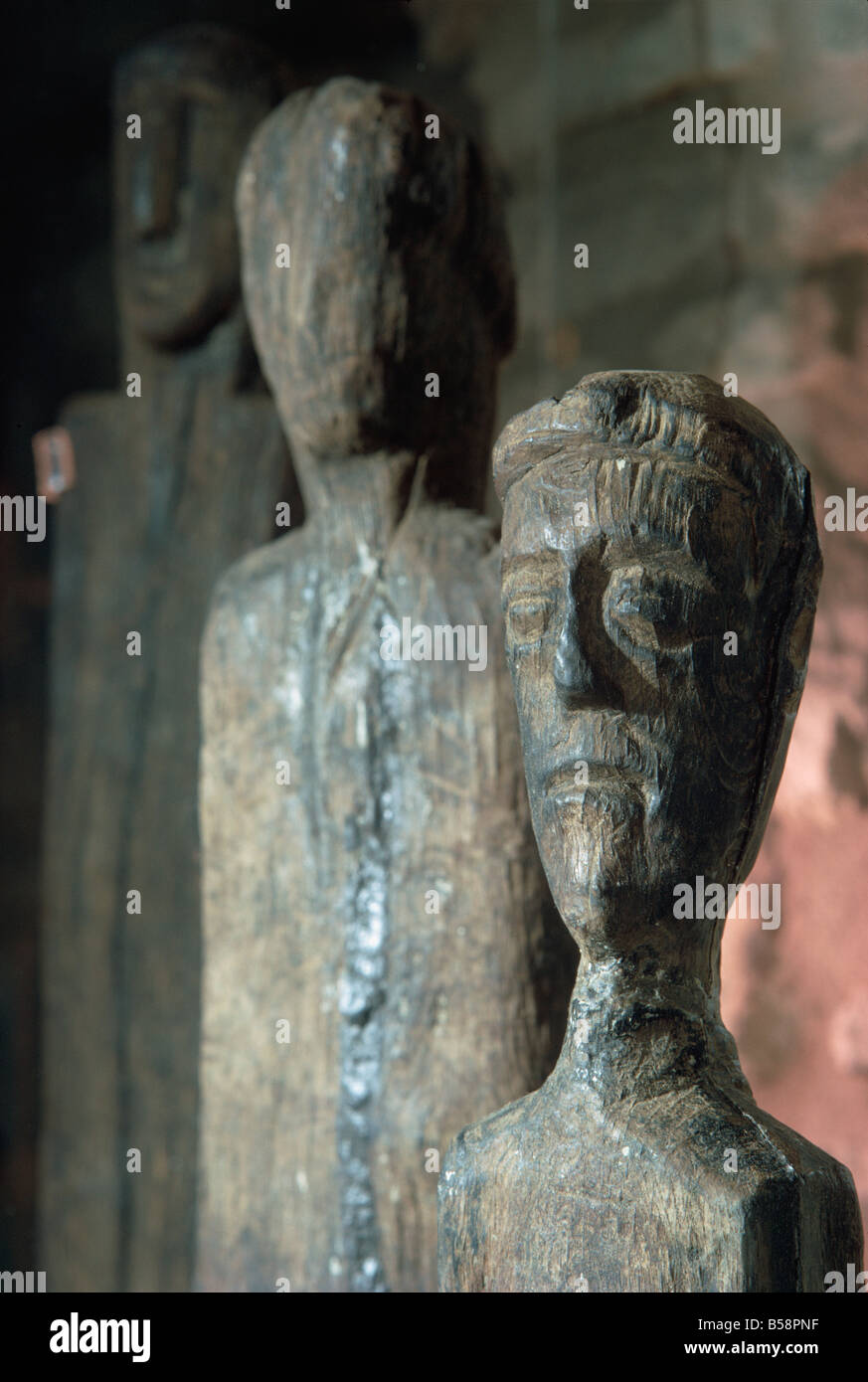 Statuen der Gallier und Kelten in Eiche, aus etwa 200 v. Chr., Frankreich, Europa Stockfoto