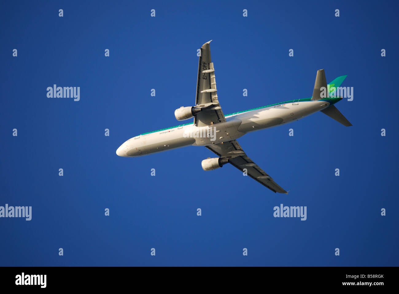 Aer Lingus Airbus A321 Flugzeug abheben, Heathrow Airport, Greater London, England, Vereinigtes Königreich Stockfoto