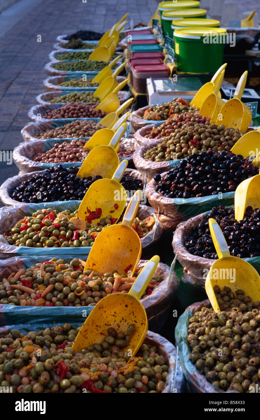 Oliven auf Markt Abwürgen, Provence, Frankreich, Europa Stockfoto