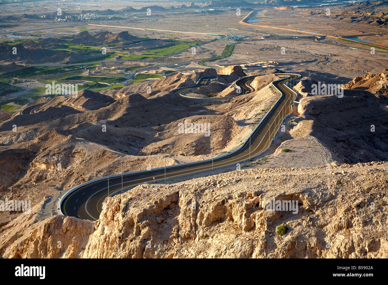 Serpentinenstraße von Jela Hafeet in Al Ain Abu Dhabi Stockfoto