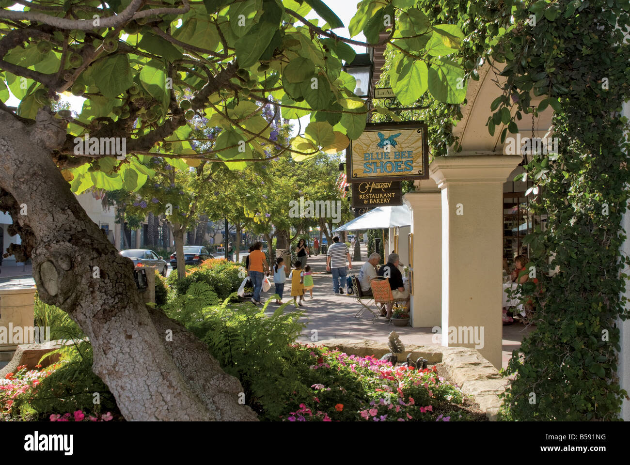 Fußgänger an der State Street Santa Barbara Kalifornien USA Stockfoto