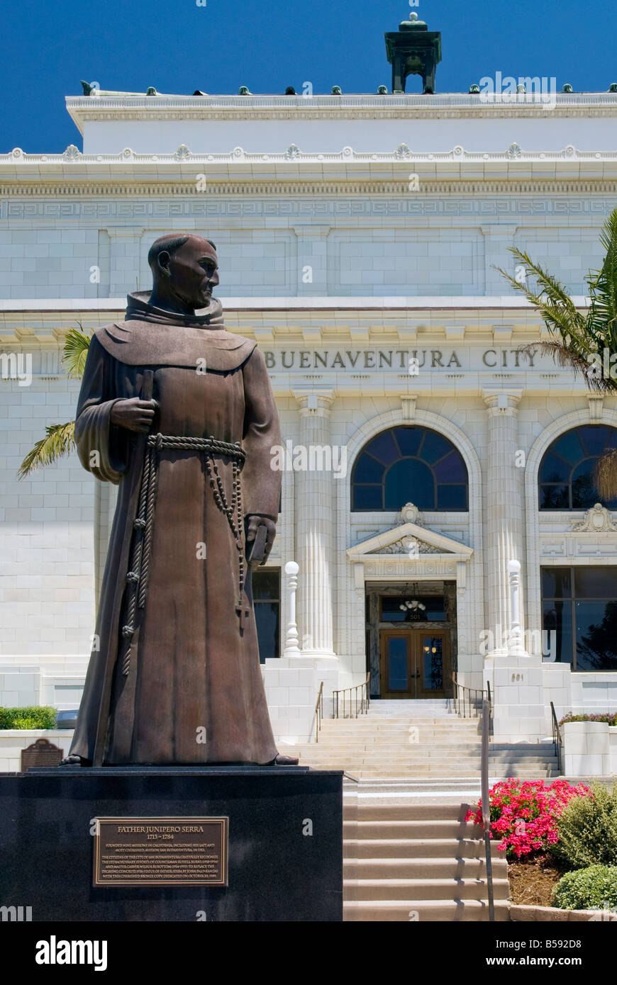 Statue von Pater Junipero Serra von John Palo Kangas am Rathaus Ventura Kalifornien USA Stockfoto