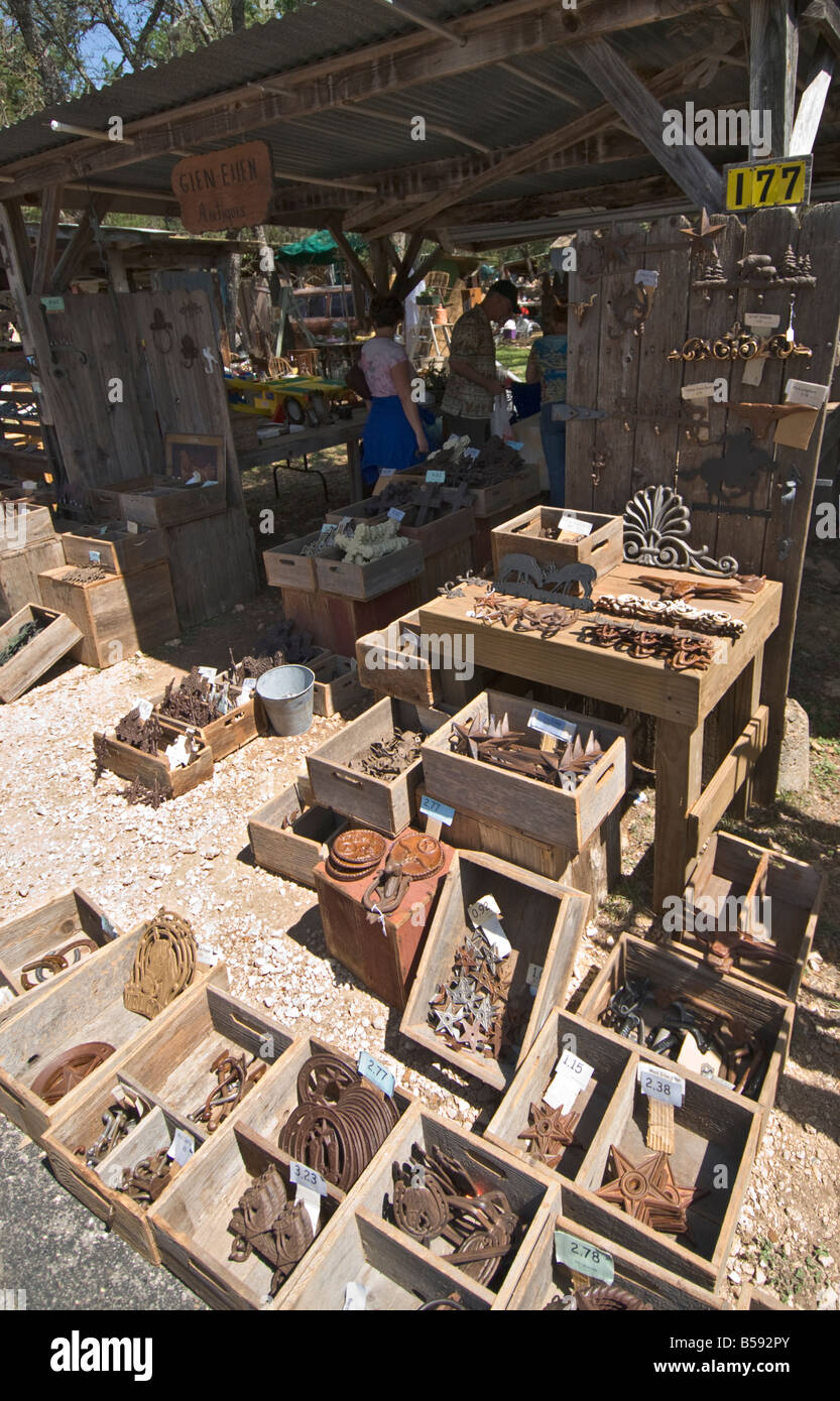 Texas Hill Country Wimberley Markttagen Kunsthandwerk Sammlerstücke antike Flohmarkt Stockfoto