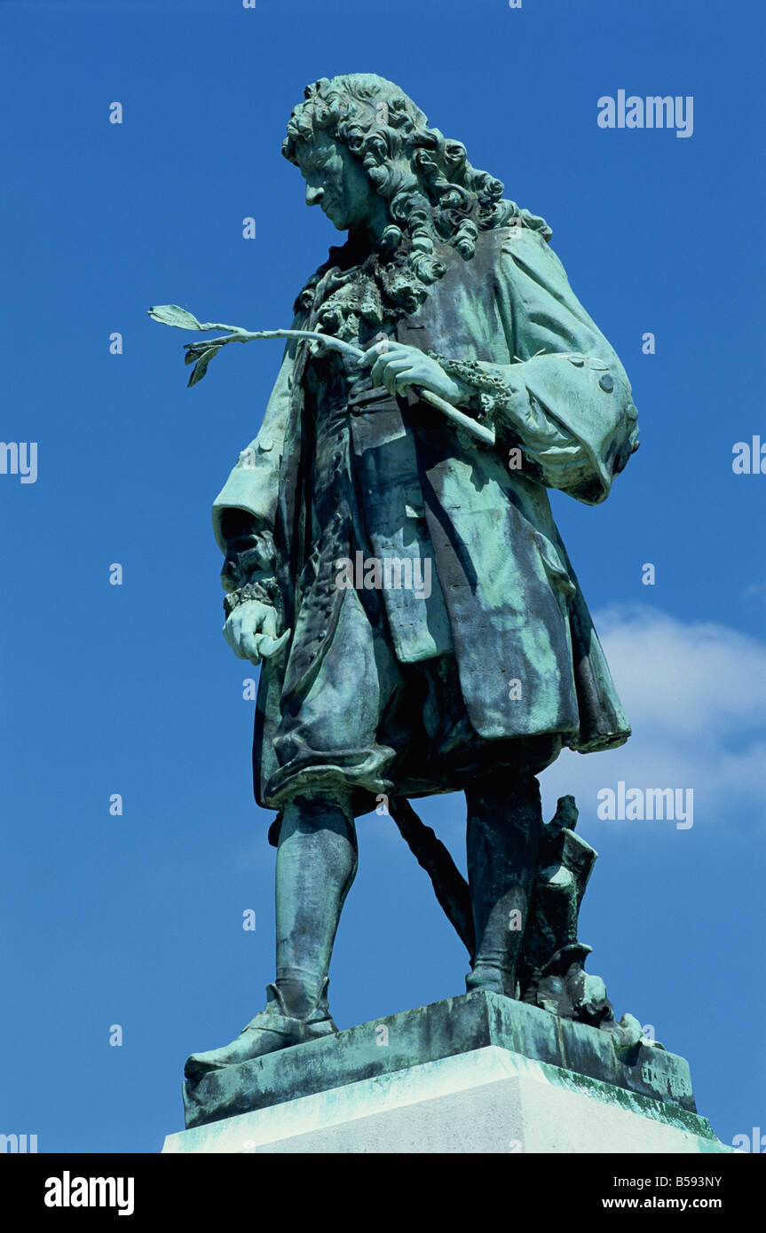 De La Quintinye Statue in der Potager du Roi der Könige Küchengarten am Schloss von Versailles Ile de France Frankreich G Stockfoto