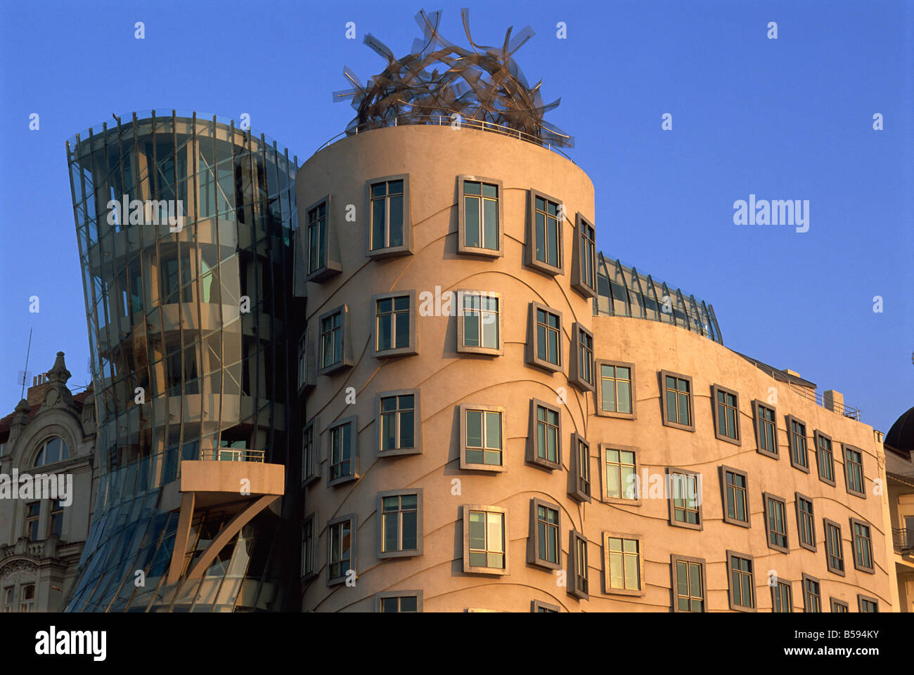 Fred und Ginger Gebäude Rasinovo Nabrezi Prag Tschechische Republik Europa Stockfoto