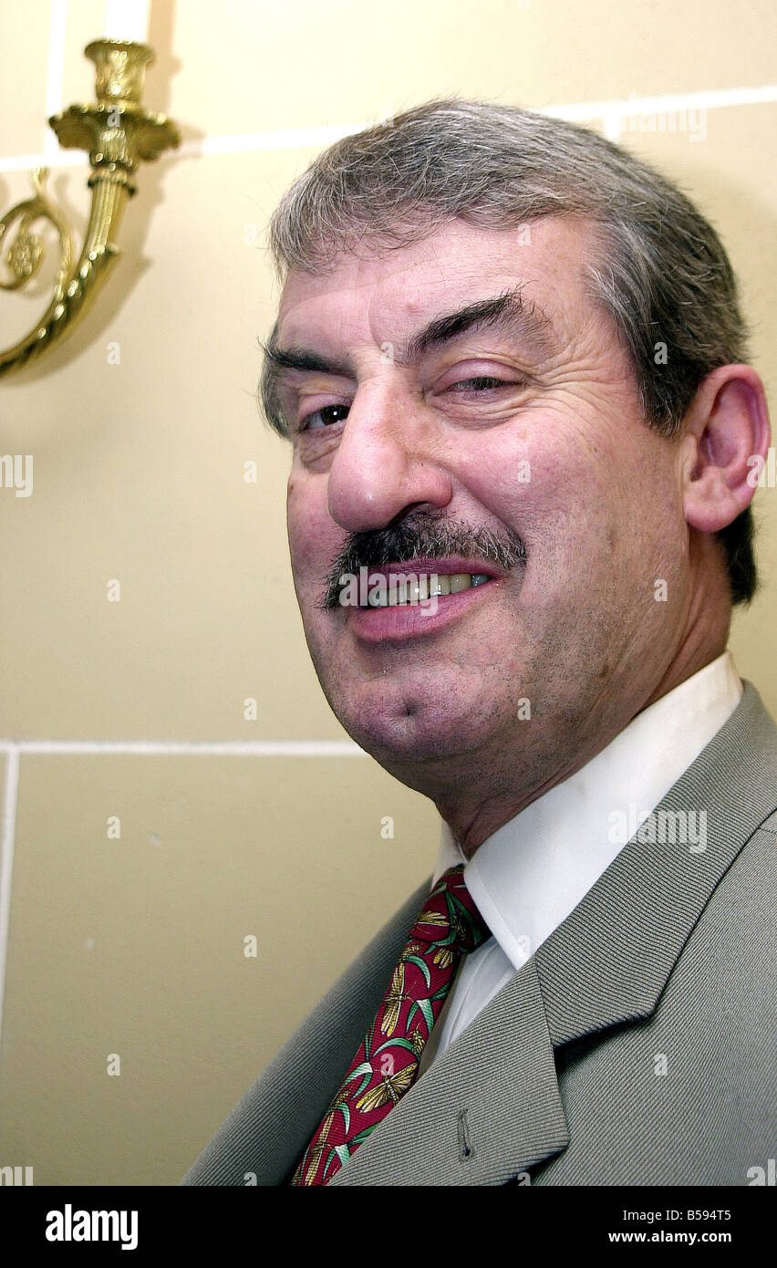 John Challis November 2001 Schauspieler, Boycie in der BBC-Comedy-Serie, nur Dummköpfe und Pferde spielt, Stockfoto