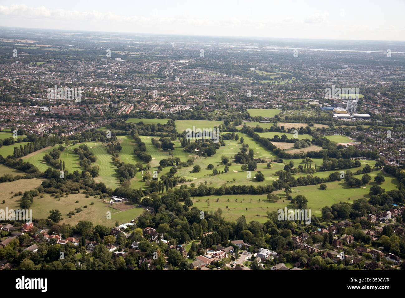 Luftbild Norden östlich von suburban South Herts Golfplatz Bäume beherbergt Totterige London N20 England UK Stockfoto