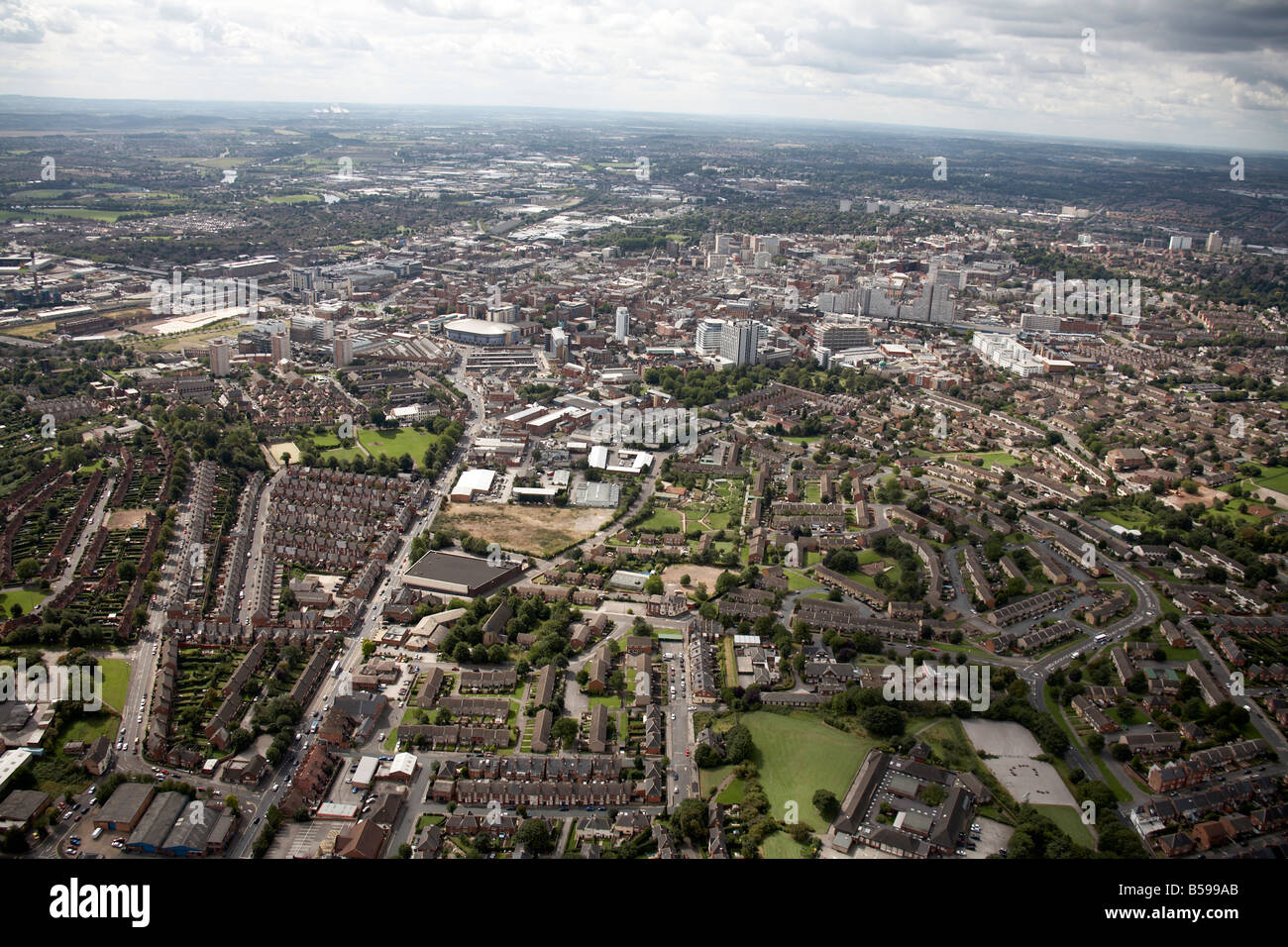 Luftbild Südwesten Vorstadt beherbergt Parklands Stein Brücke Straße Carlton Straße Nottingham City Centre NG1 England UK Stockfoto