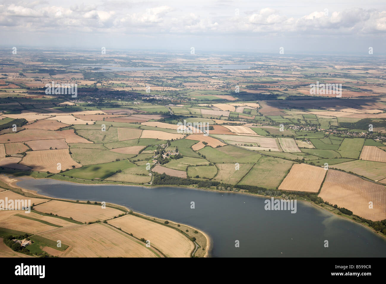 Luftbild Norden östlich Eyebrook Reservoir Dämme Überfälle Praxis Stoke trocken Leicestershire LE16 England UK hohe schräg Stockfoto