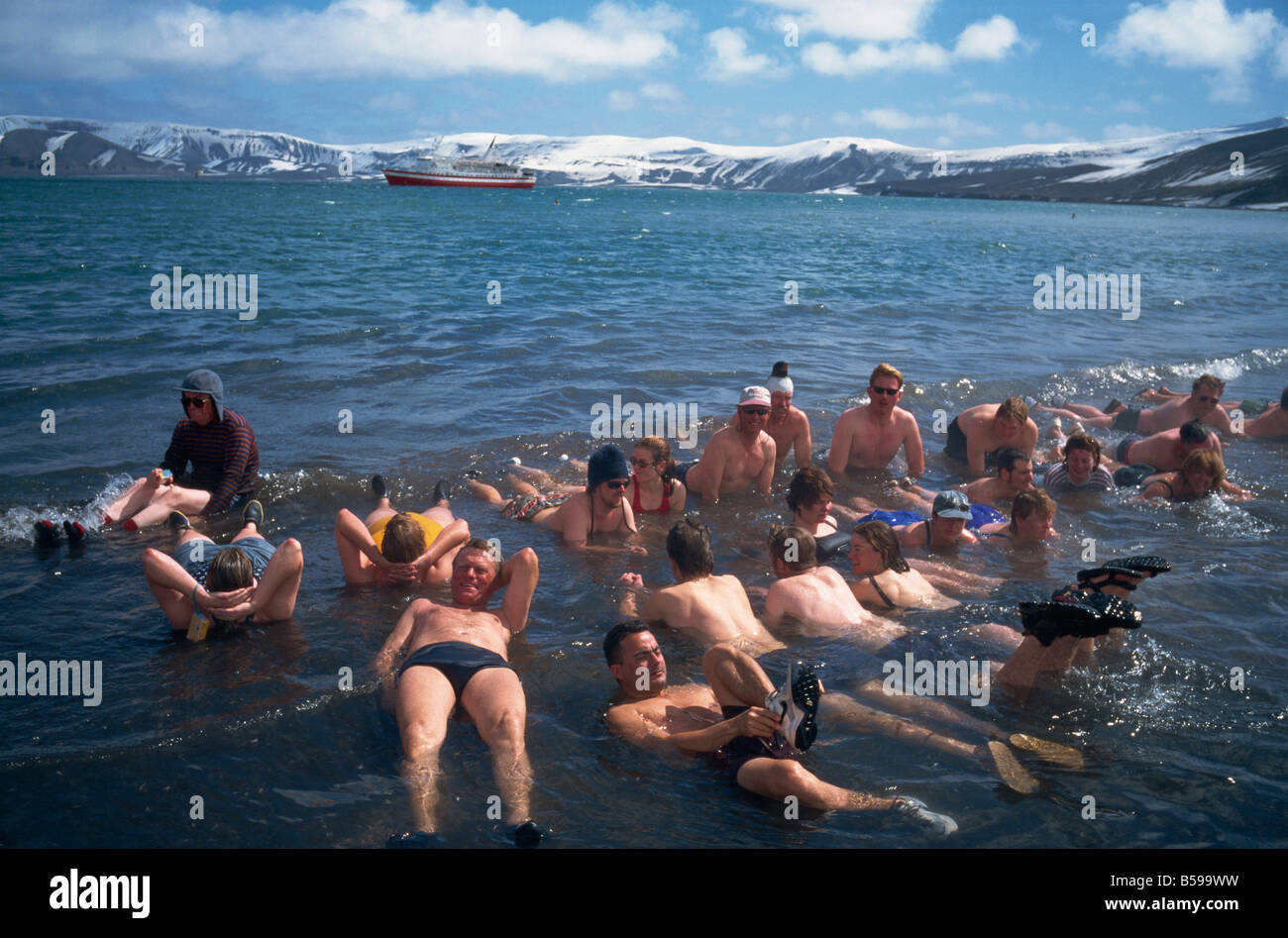 Whirlpool Baden In Vulkanischen Fumarolen Deception Island Antarktis Polarregionen Stockfotografie Alamy