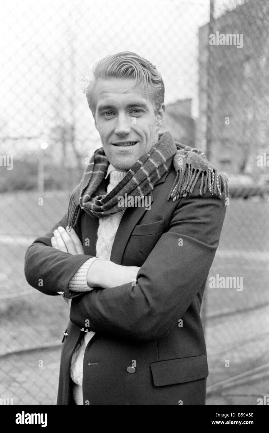 Unterhaltung: Musik: Pop-Gruppe: die Kufen: Richard Jobson, 20, führen Sänger und Gitarrist mit der New-Wave-Gruppe The Kufen in London. Januar 1981 81-00077 Stockfoto