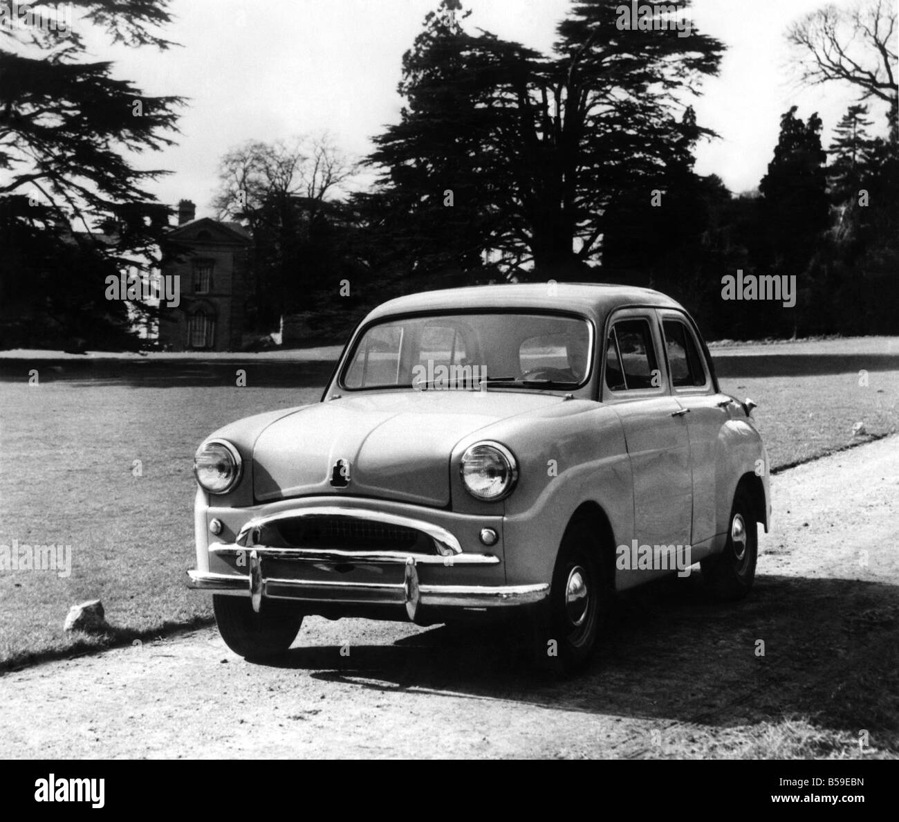 Ein Standard 10 Auto.  
 November 1954  
 P005234 Stockfoto