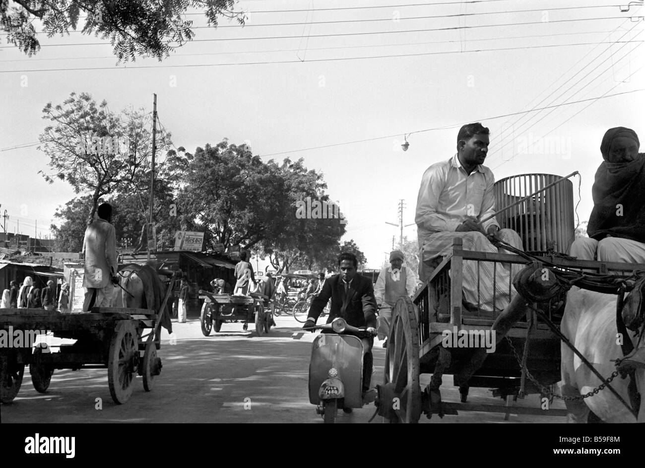Straßenszenen in einer indischen Stadt. &#13; &#10; Februar 1968 &#13; &#10; Y01671-006 Stockfoto