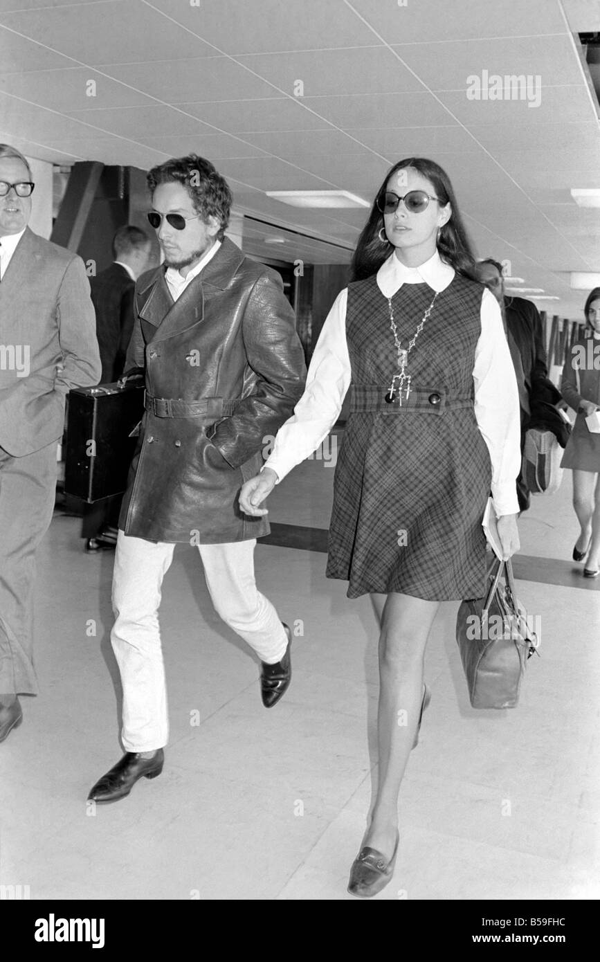 Amerikanische Folk-Sängerin, Bob Dylan und seine Frau links Flughafen Heathrow heute nach Hause in die USA zurückkehren; September 1969; Z08379-002 Stockfoto