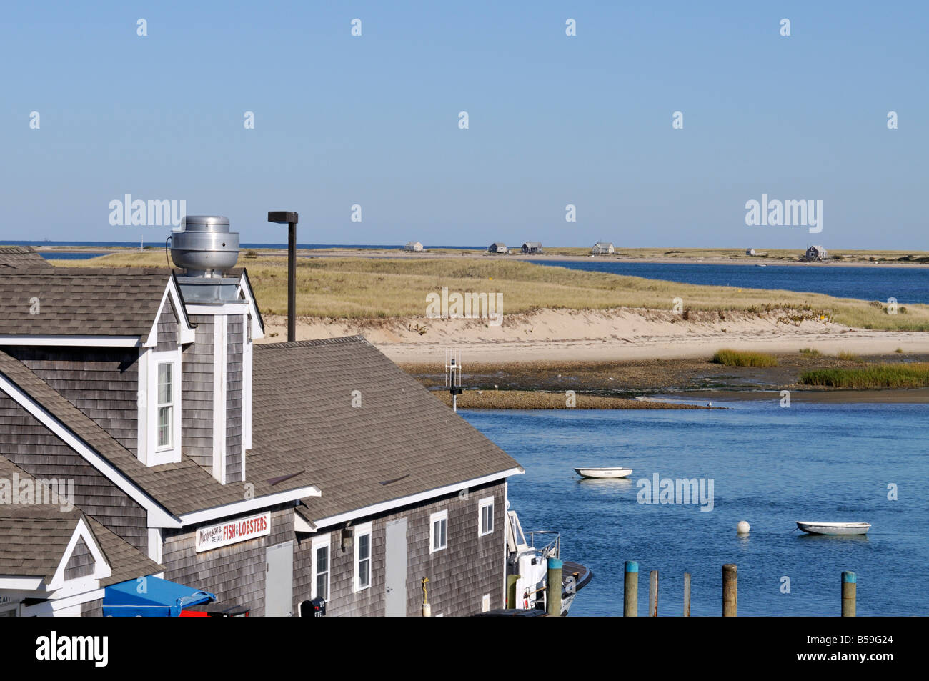 Chatham Fisch Pier auf Cape Cod mit Blick auf Nauset Strand Stockfoto