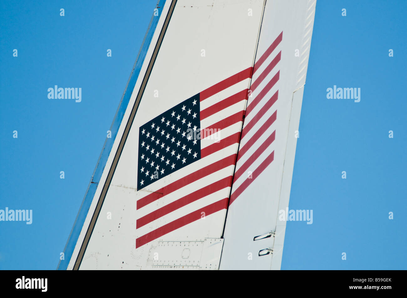 amerikanische Flagge am Heck des Flugzeuges Stockfoto