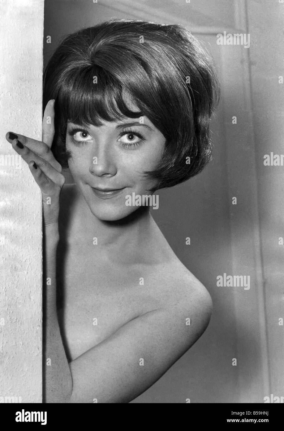 Schauspielerin Linda Thorson (als Brünette). Januar 1968 P008075 Stockfoto