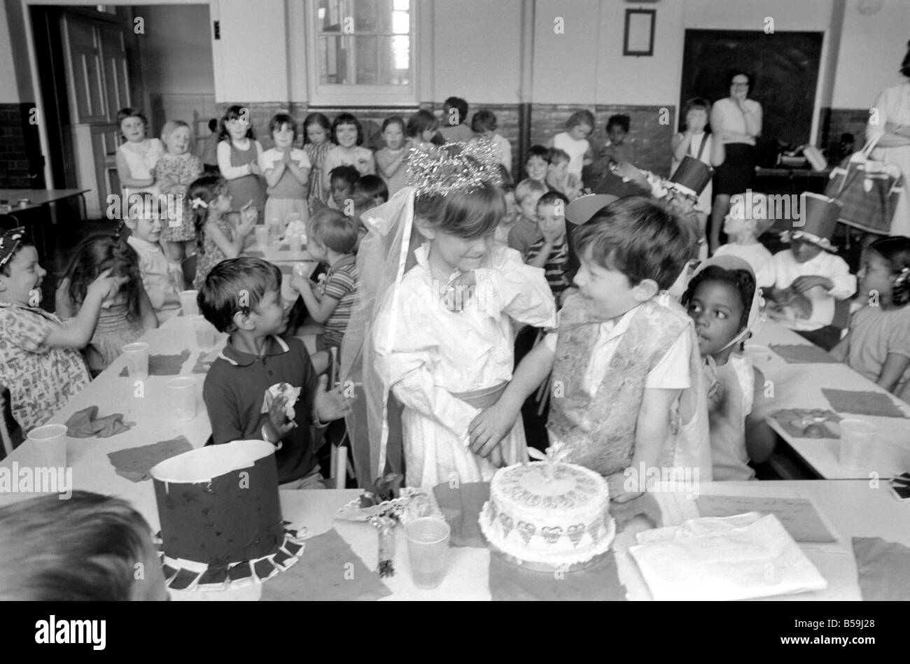Darf Man Wegen Einer Hochzeit In Der Schule Fehlen www.alamy.de