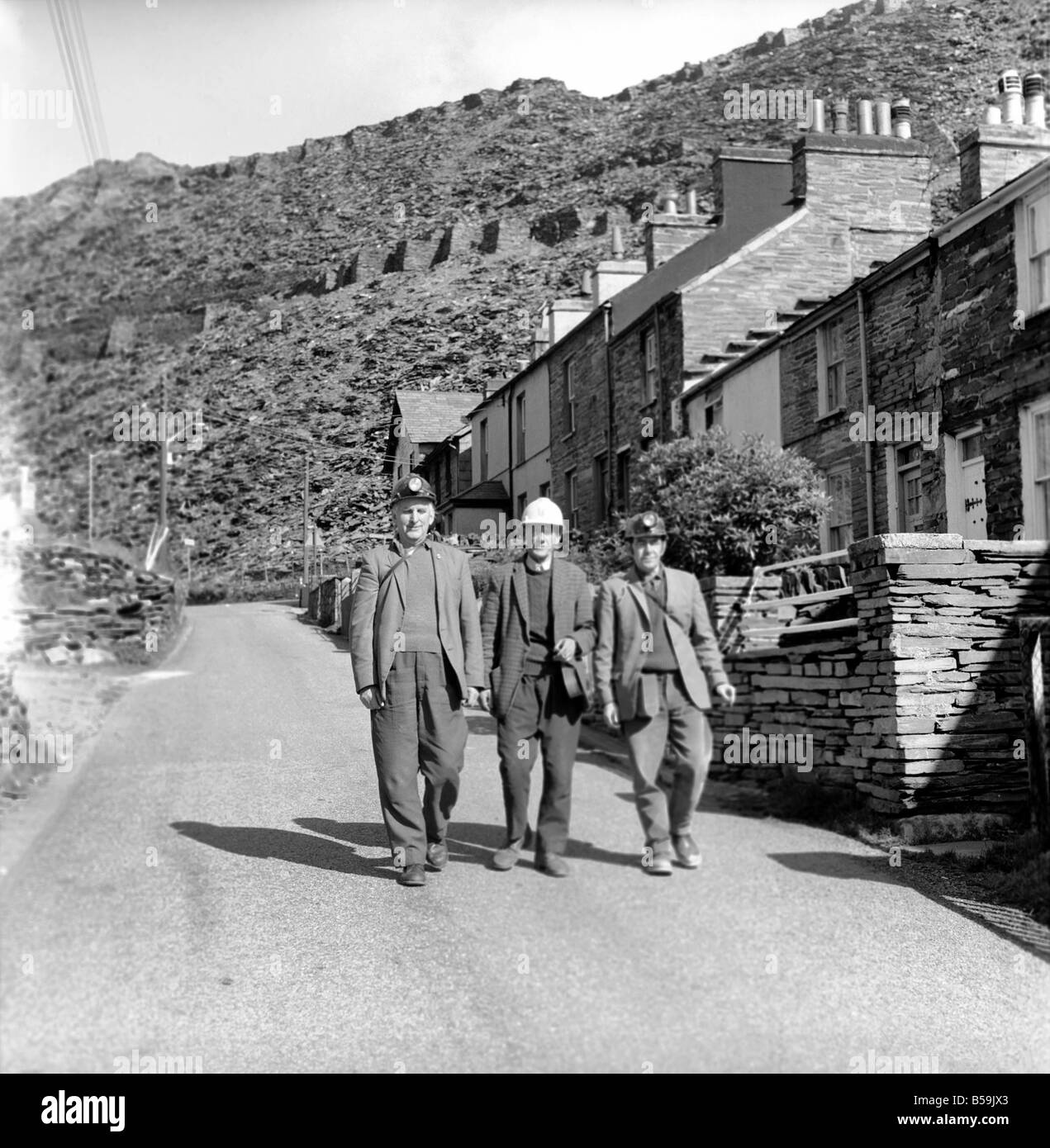 : Bergbau: Großbritanniens hässlichsten Beauty Spot: Blaenau Ffestiniog, einem walisischen Schieferabbau Dorf, wo die Giat Schlacke Staats- Stockfoto