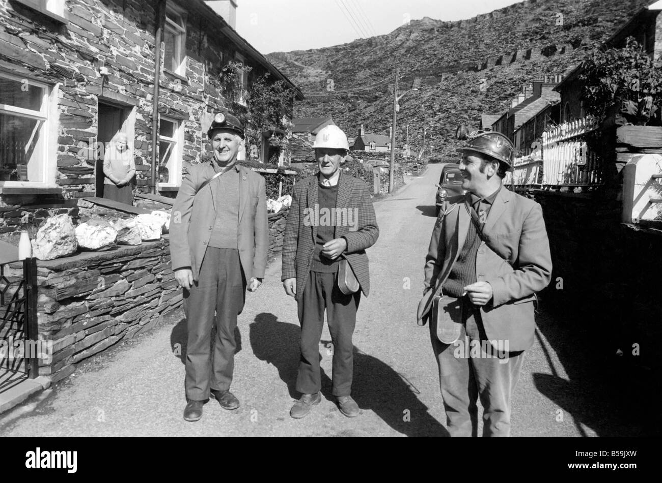 : Bergbau: Großbritanniens hässlichsten Beauty Spot: Blaenau Ffestiniog, einem walisischen Schieferabbau Dorf, wo die Giat Schlacke Staats- Stockfoto