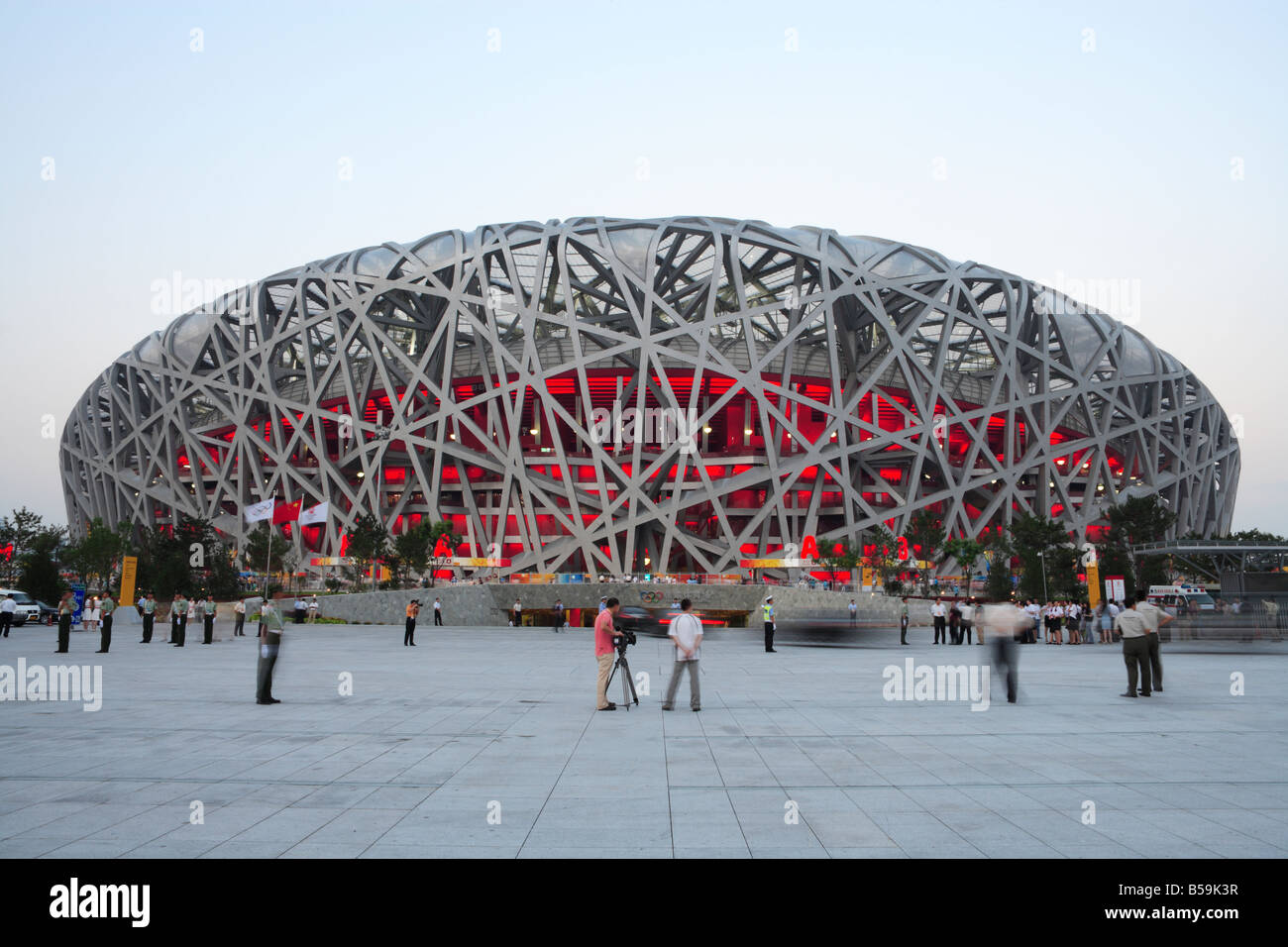 Das "Vogelnest" Olympischen Nationalstadion in Peking vor einer Abend-Generalprobe für die Olympischen Winterspiele Eröffnungsfeier Stockfoto