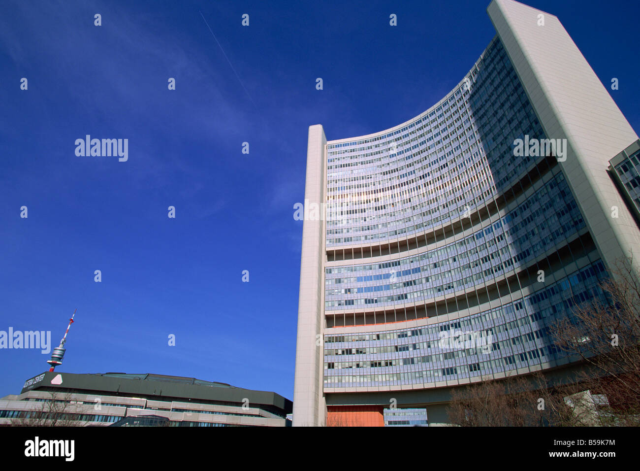 UNO-City und Donauturm, Wien, Austria, Europe Stockfoto