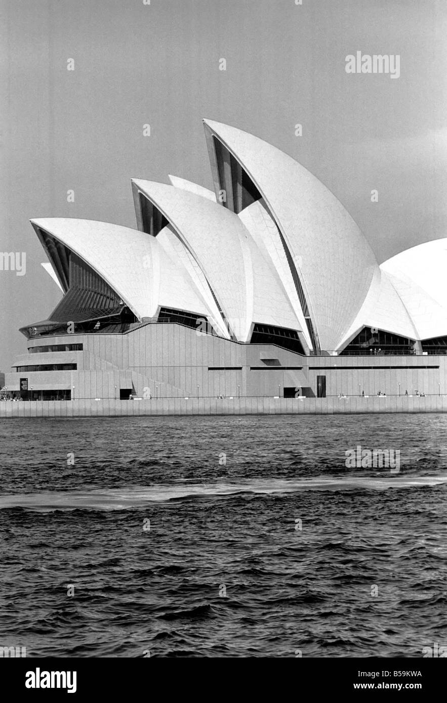 Blick auf Sydney Opera House in New South Wales, Australien. &#13; &#10; April 1975 &#13; &#10; 75-2101-008 Stockfoto