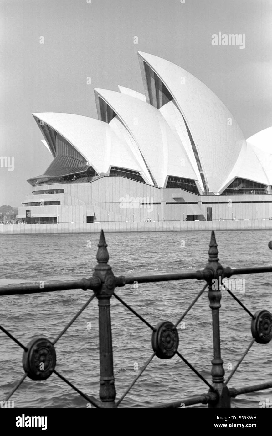 Blick auf Sydney Opera House in New South Wales, Australien. &#13; &#10; April 1975 &#13; &#10; 75-2101-010 Stockfoto