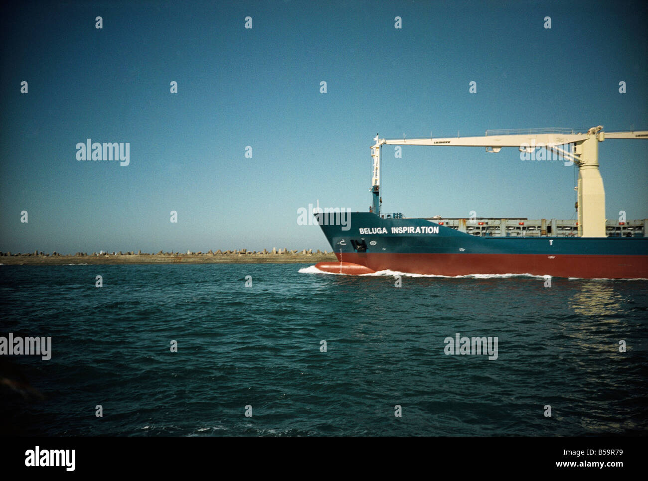 Südafrika, Kwa Zulu Natal, Durban, Schiff in den Hafen kommen Stockfoto
