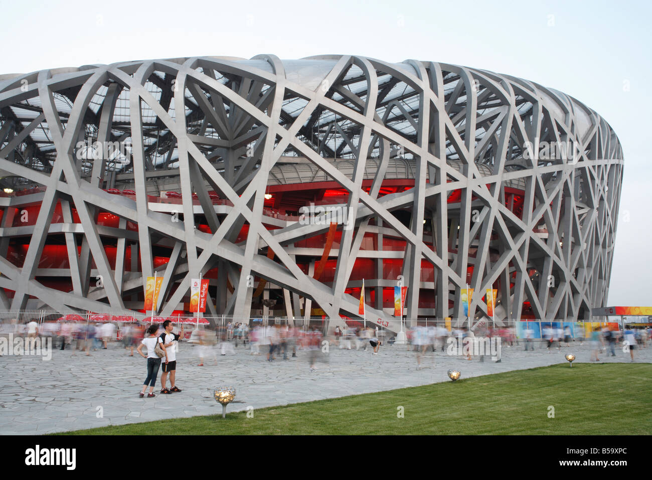 Das "Vogelnest" Olympischen Nationalstadion in Peking vor einer Abend-Generalprobe für die Olympischen Winterspiele Eröffnungsfeier Stockfoto