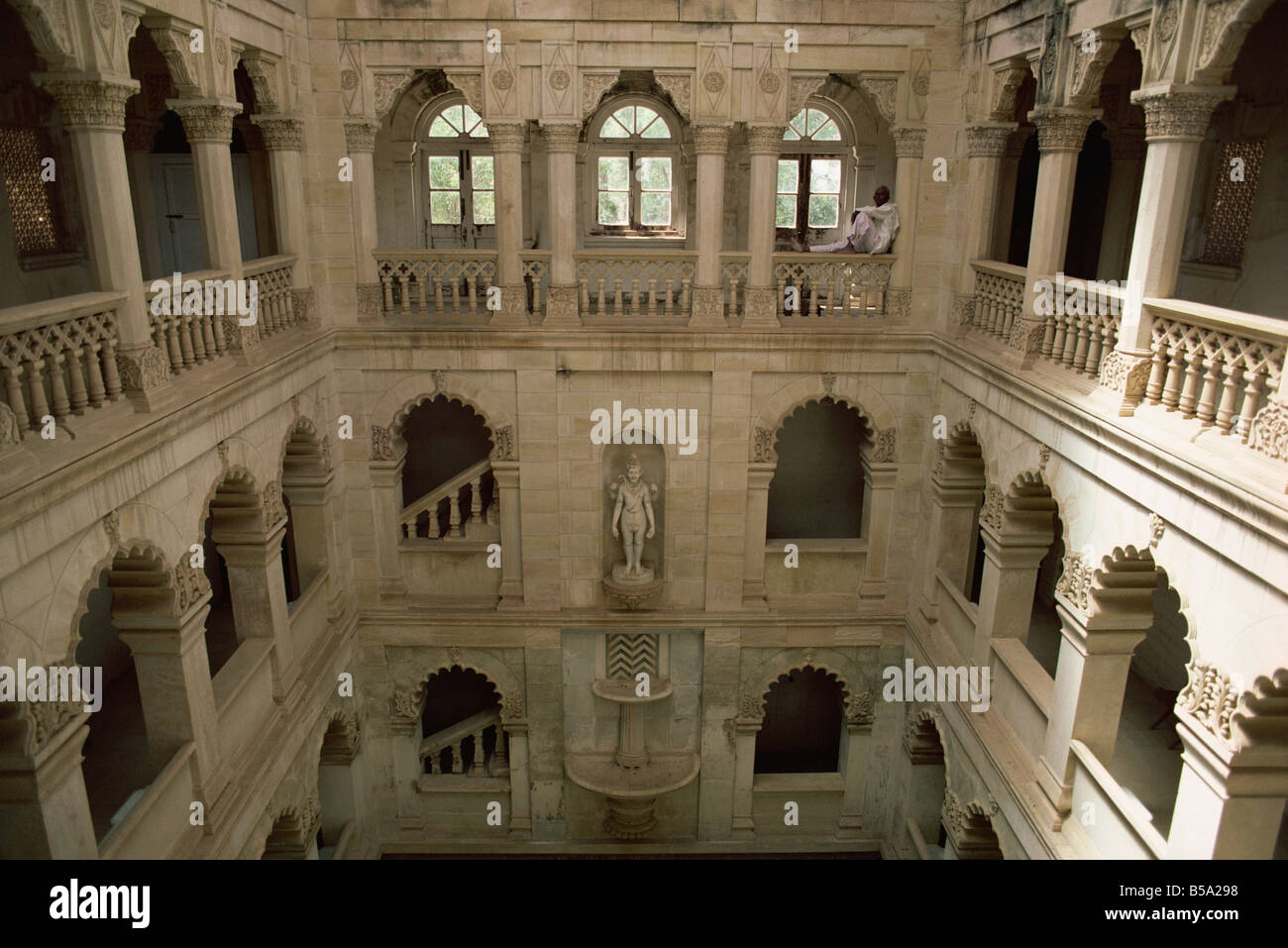Schritt, die gute Anbindung an den Sommer Palast Wankaner Gujarat Staat Indien Asien Stockfoto