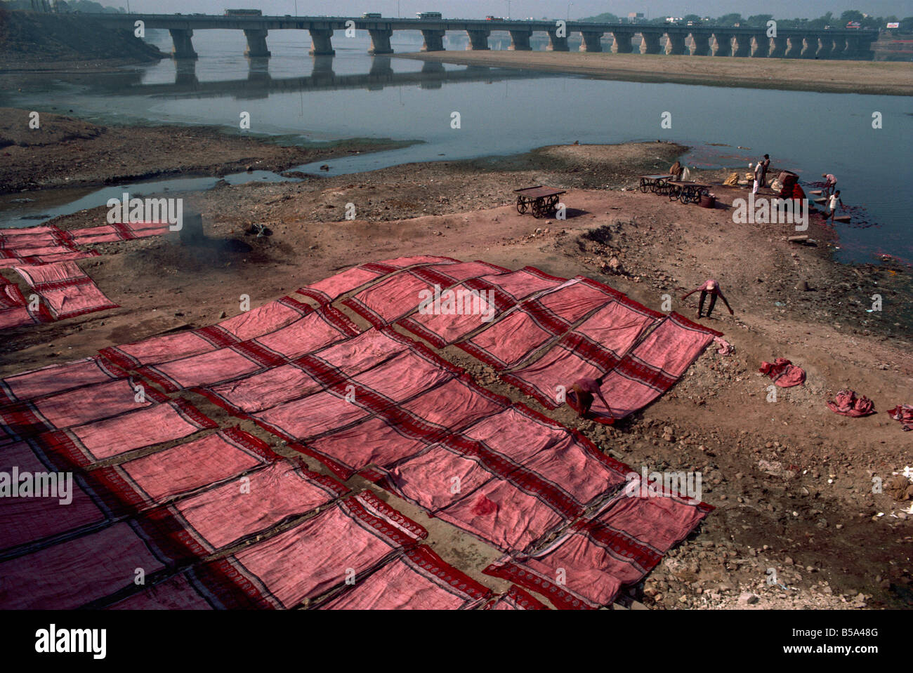 Waschen und trocknen blockieren bedruckten Textilien Ahmedabad, Gujarat Staat Indien Asien Stockfoto