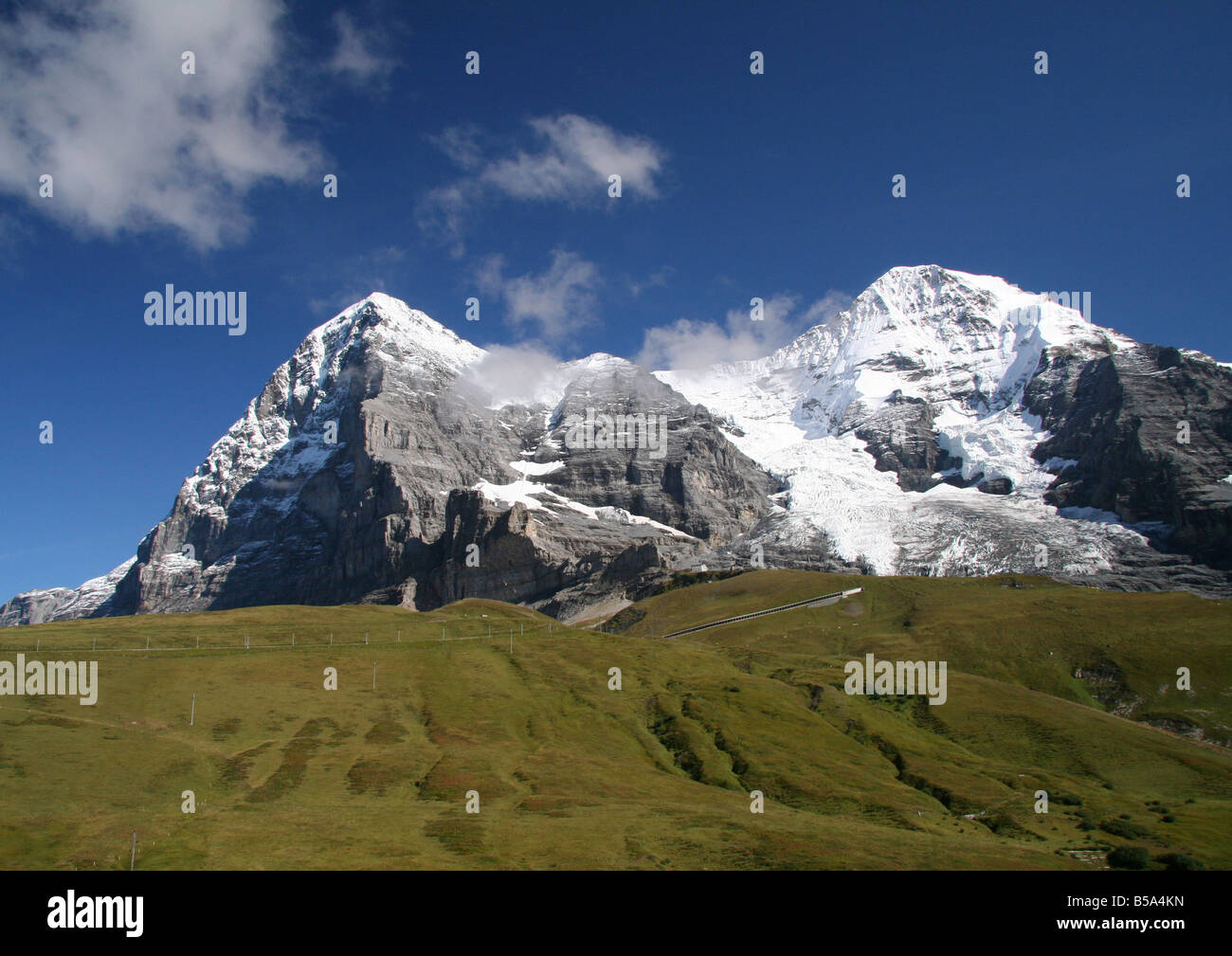 Eiger und moench peaks -Fotos und -Bildmaterial in hoher Auflösung – Alamy