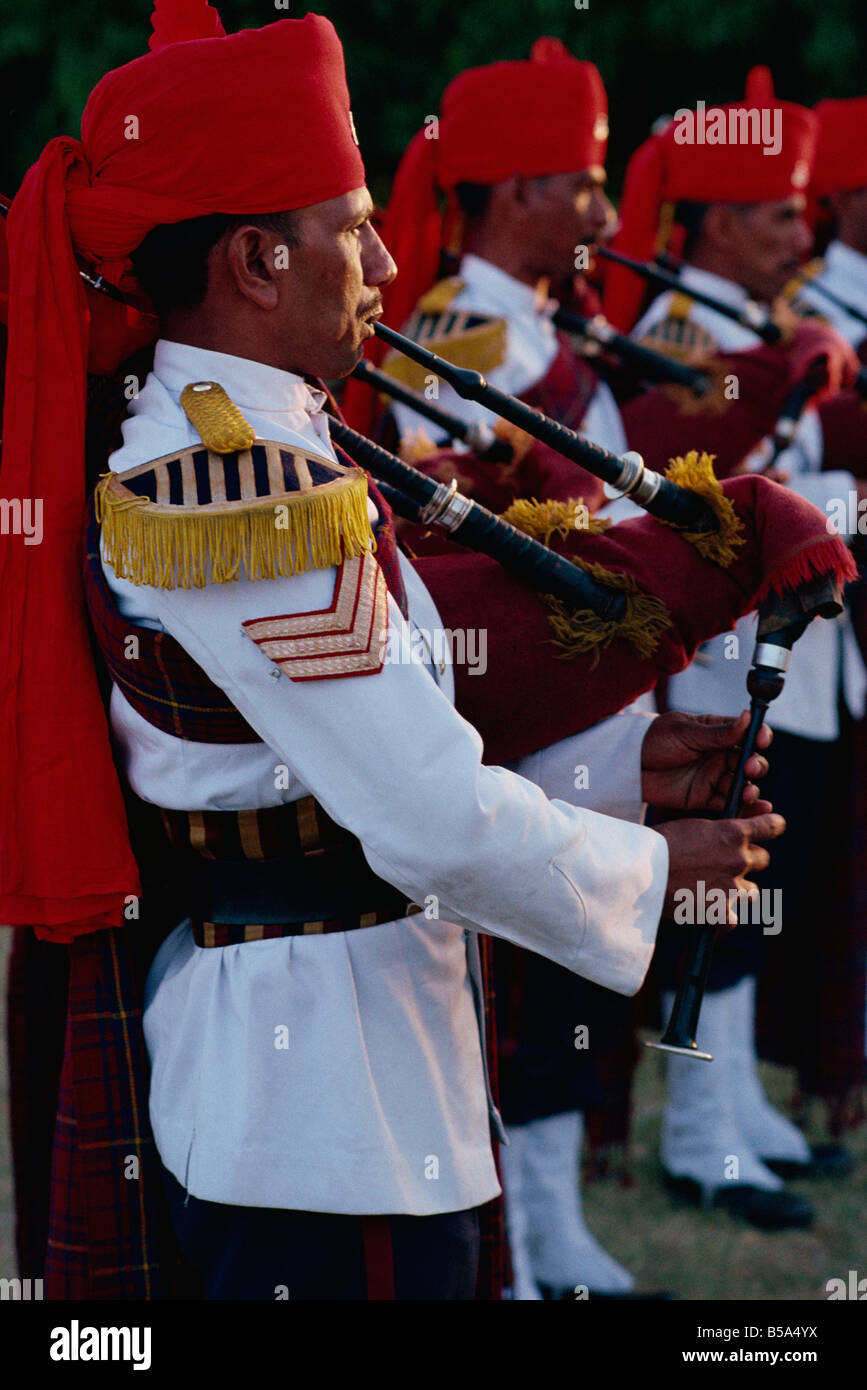 Pfeifen und Trommeln band Staat Rajput Regiment Rajasthan Indien Asien Stockfoto