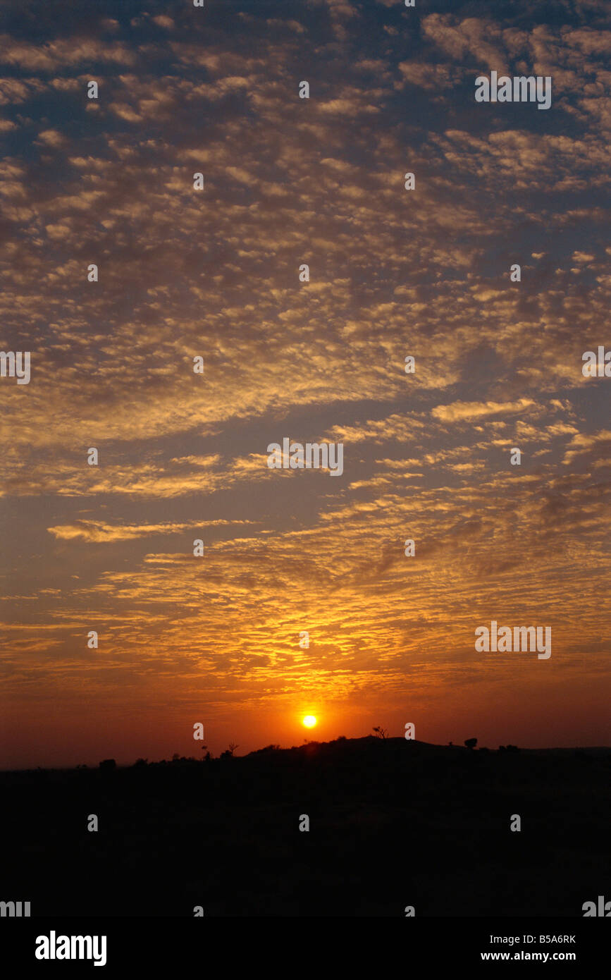 Sonnenuntergang auf Dünen in der Nähe von Khimsar Rajasthan Staat Indien Asien Stockfoto