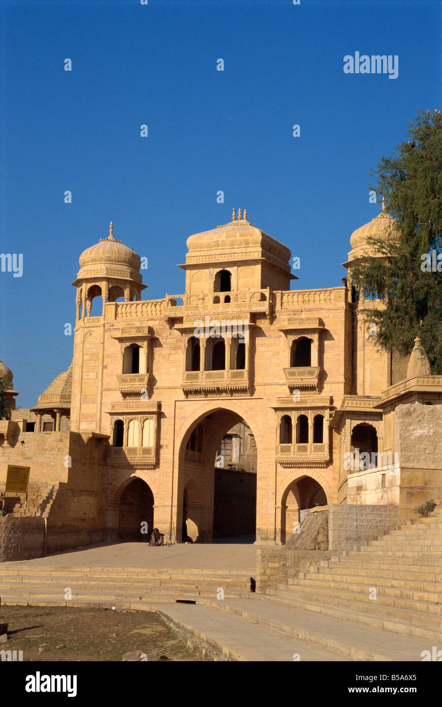 Thilon Ki Pol Torbogen Gadi Sagar Gadisar See Jaisalmer Rajasthan Staat Indien Asien Stockfoto