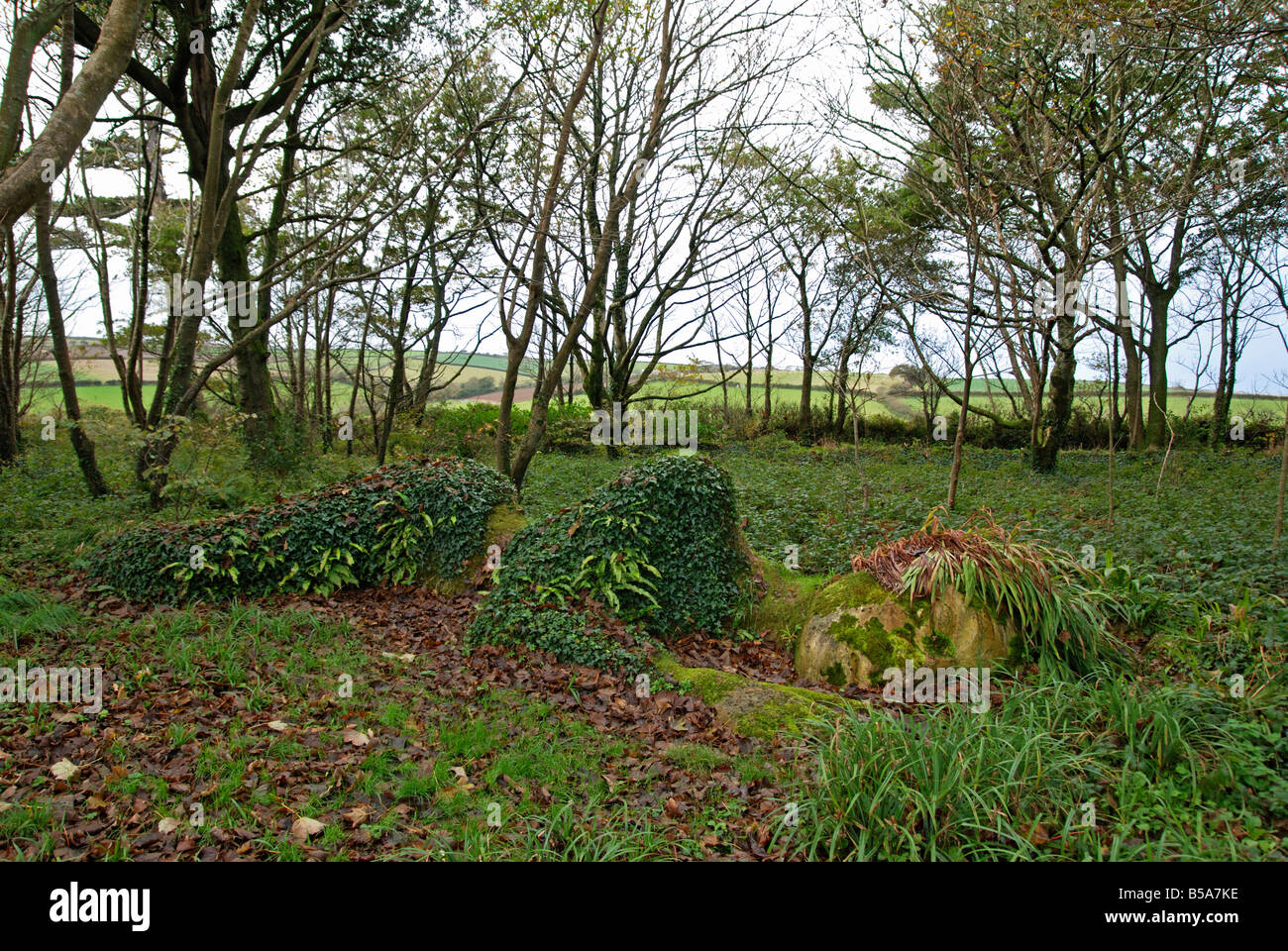 die "Schlamm-Maid' Skulptur an die verlorenen Gärten von Heligan, Cornwall, uk Stockfoto