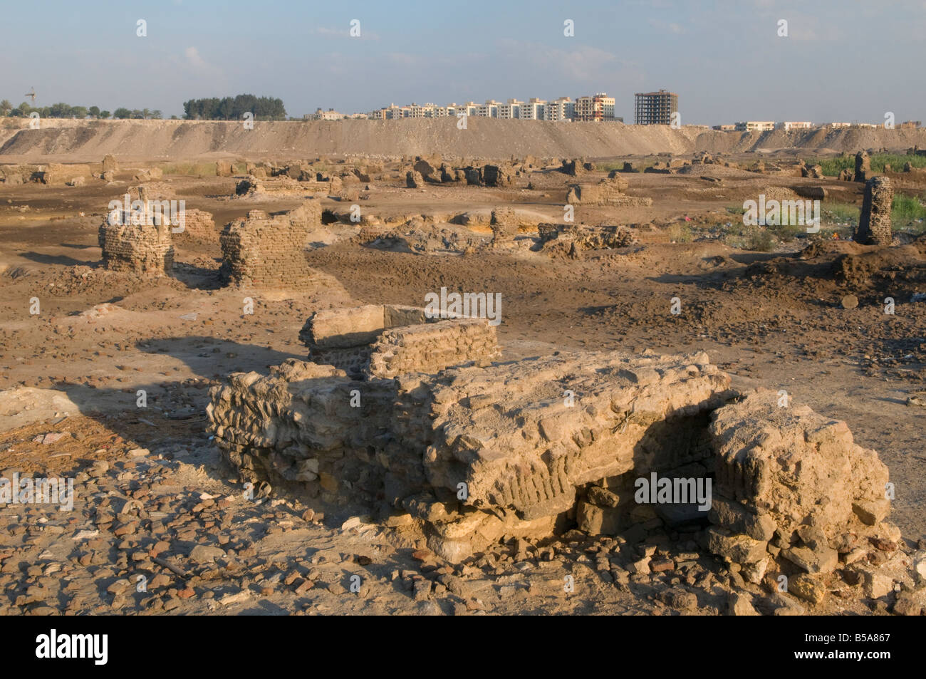 Reste des alten Dorfes von El Fustat auch Fostat, Al Fustat, Misr al-Fustat und Fustat-Misr in Alt-Kairo-Ägypten Stockfoto