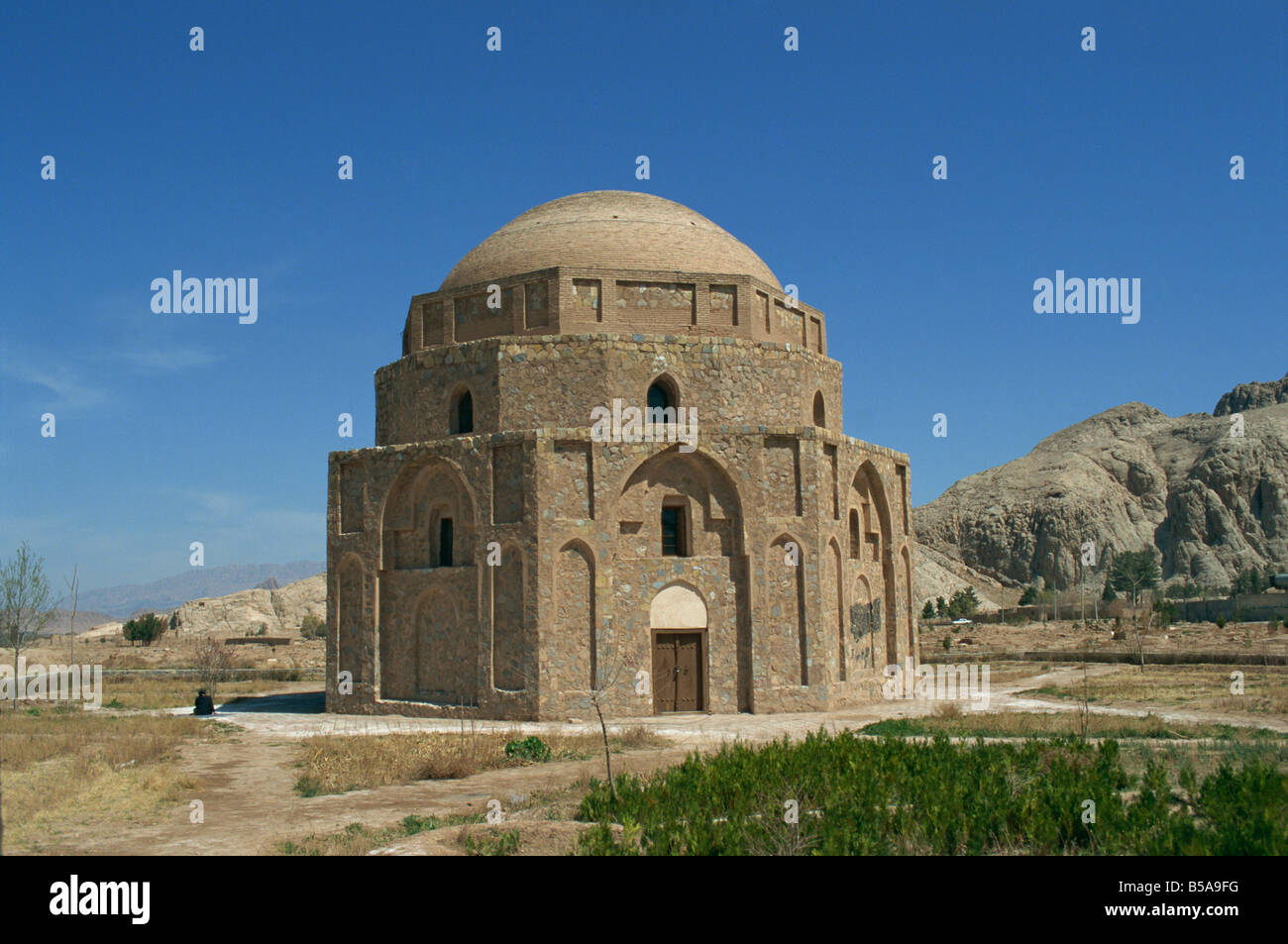 Gonbad-e Jabalieh aus C10th aus Stein gebaut, statt der üblichen Ziegel möglicherweise ein Zororastrian Tempel Kerman Iran Mitte Stockfoto