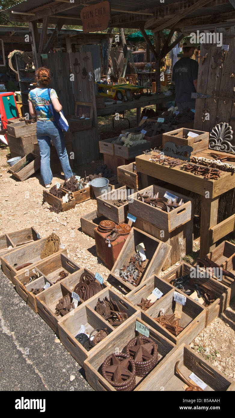 Texas Hill Country Wimberley Markttagen Kunsthandwerk Sammlerstücke antike Flohmarkt Stockfoto