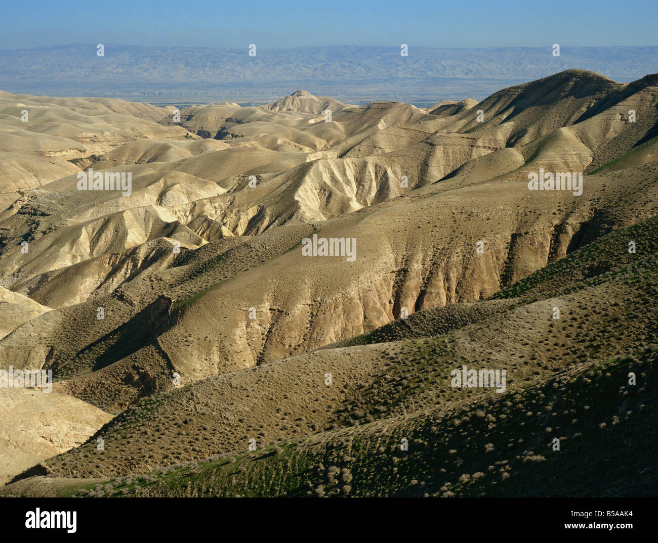Trockenen Hügeln am Wadi Qelt und das Tal des Jordans in der Judäischen Wüste, Israel, Nahost Stockfoto