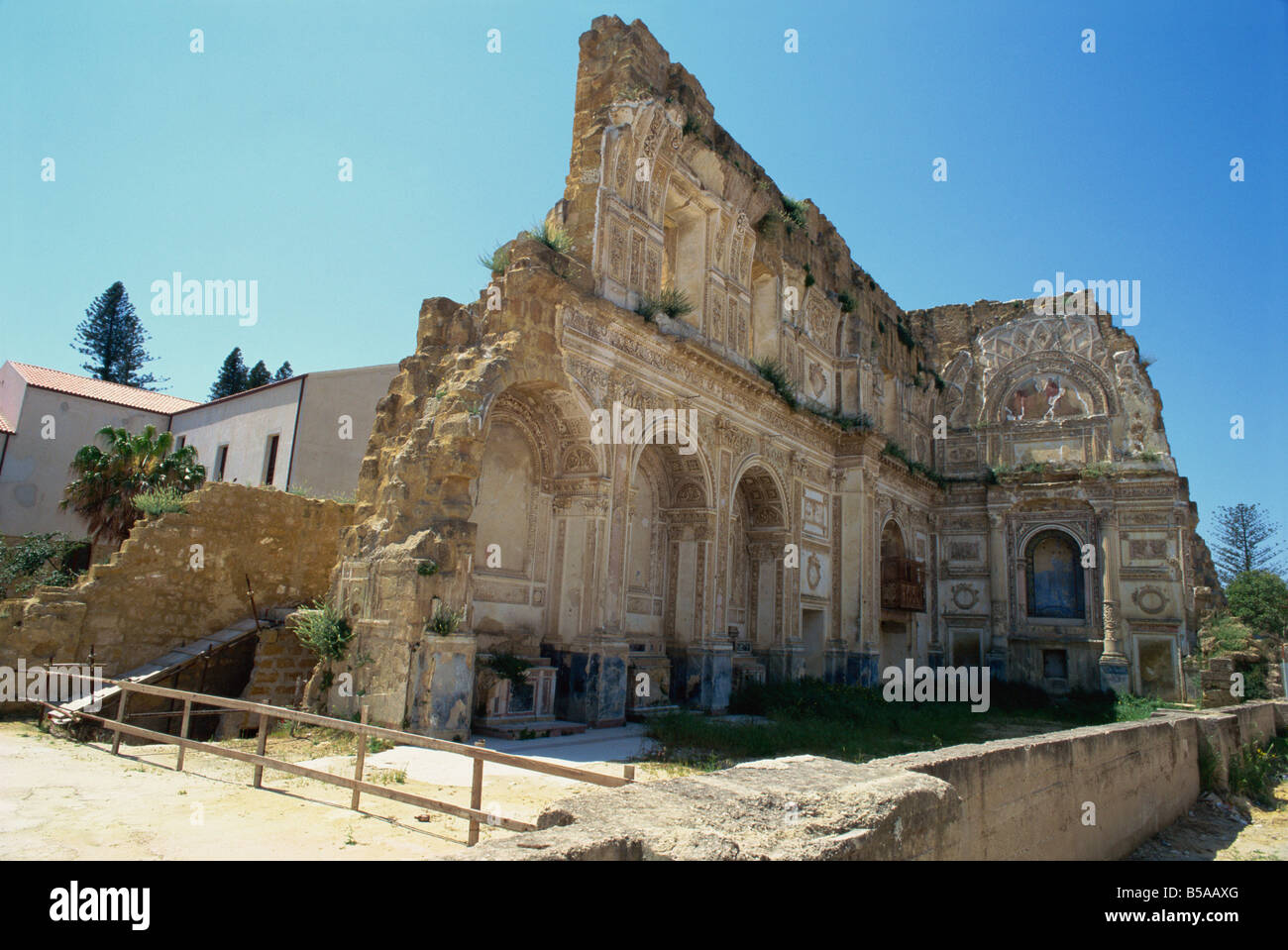 Ruinen der Kirche nach dem Erdbeben von 1968 Santa Margherita Belice Sizilien Italien Europa Stockfoto