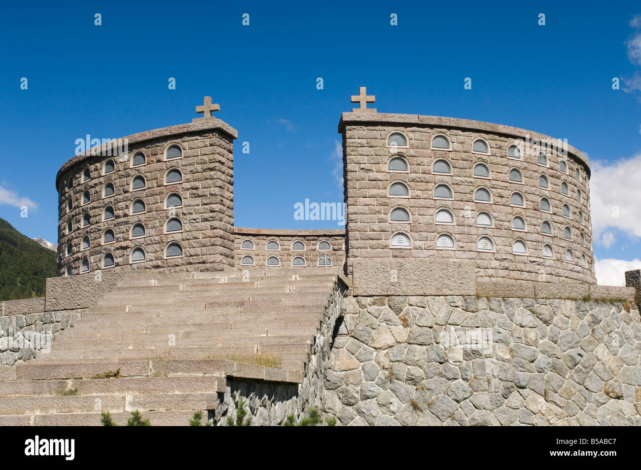 WW2-Denkmal für italienische Toten, Reschenpass, westlichen Dolomiten, Italien, Europa Stockfoto