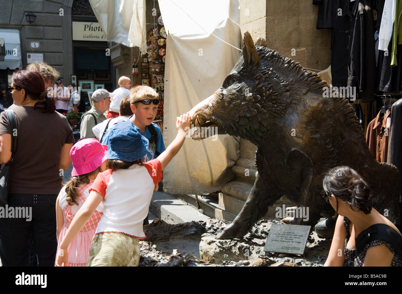 Il Porcellino, (Wildschwein Statue), Mercato Nuovo, Florenz, Toskana, Italien Stockfoto