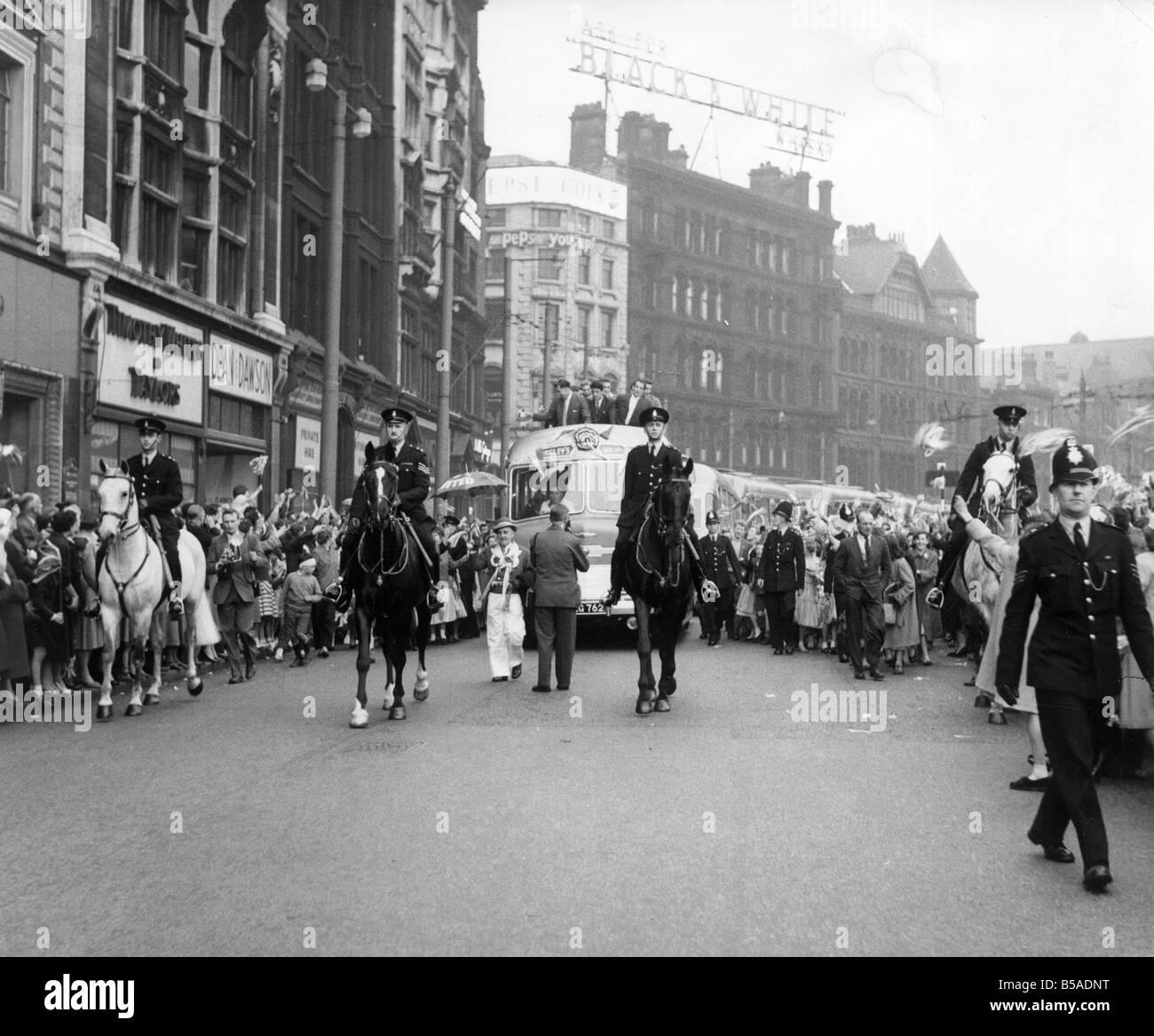 Manchester United Heimkehr 1958. London Road von Wembley. Stockfoto