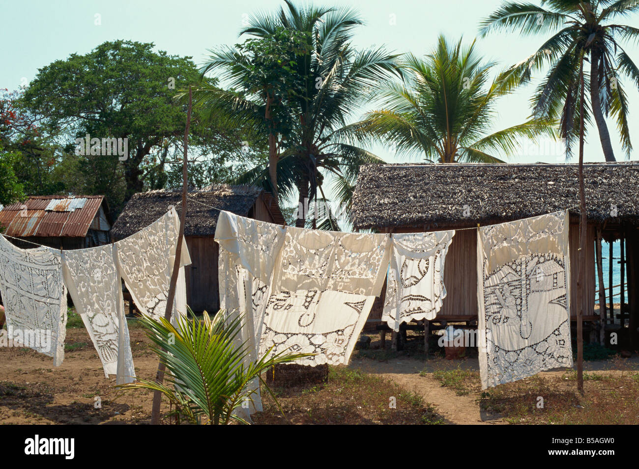 Tischdecken zum Verkauf Nosy Komba Nosy werden Madagaskar Afrika dekoriert Stockfoto