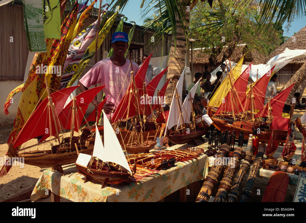 Modellboote zum Verkauf an Touristen Nosy Komba-Madagaskar-Afrika Stockfoto