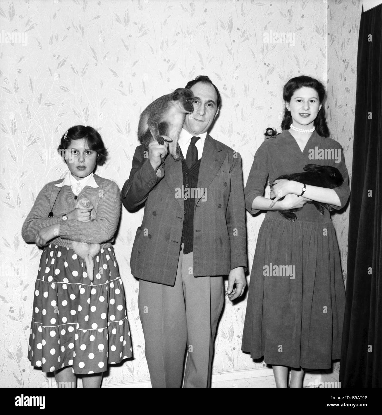 Jack Goodman und Familie mit TV-Tiere. März 1957 A331 Stockfoto