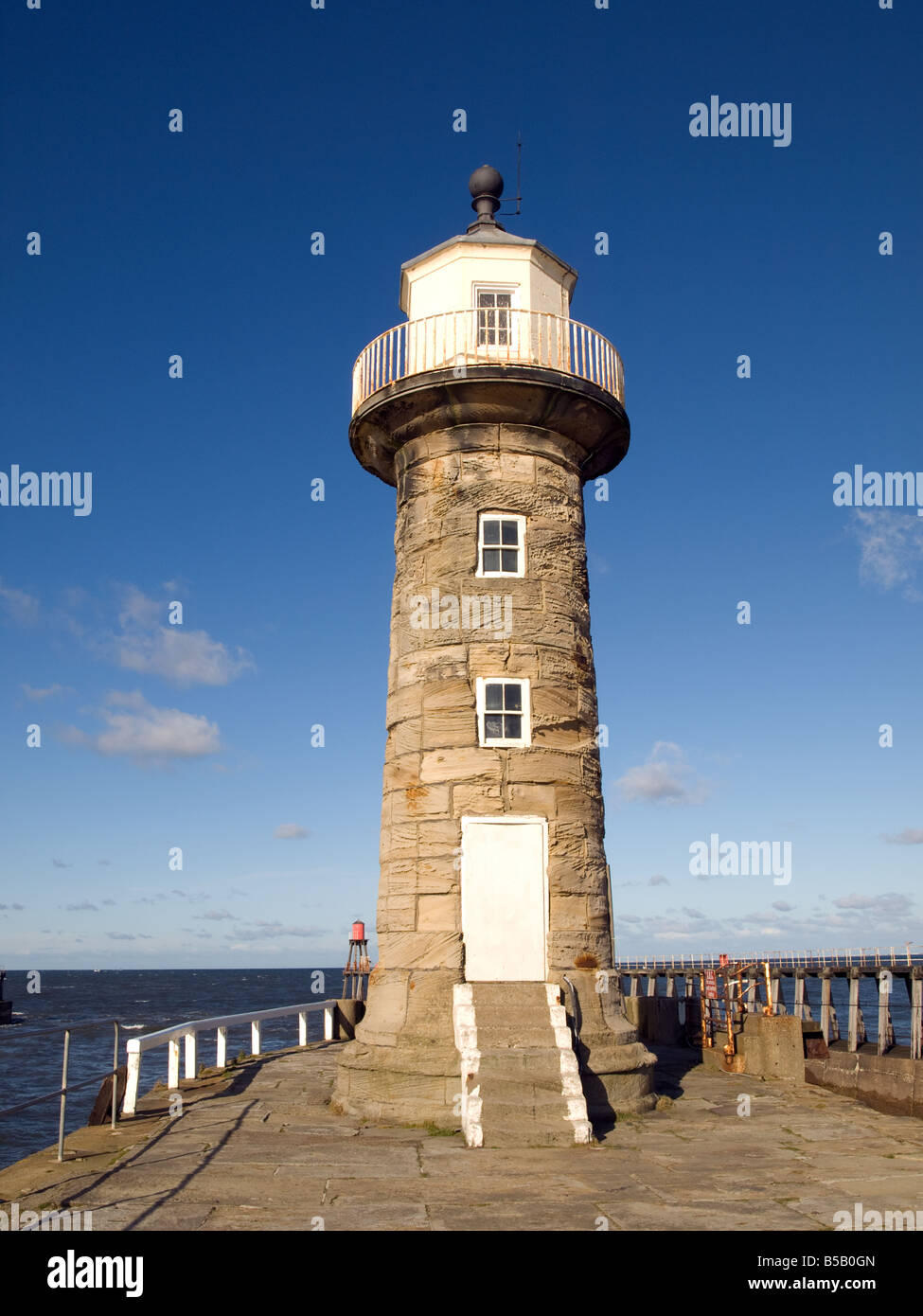 Leuchtturm Whitby Ostanleger Stockfoto