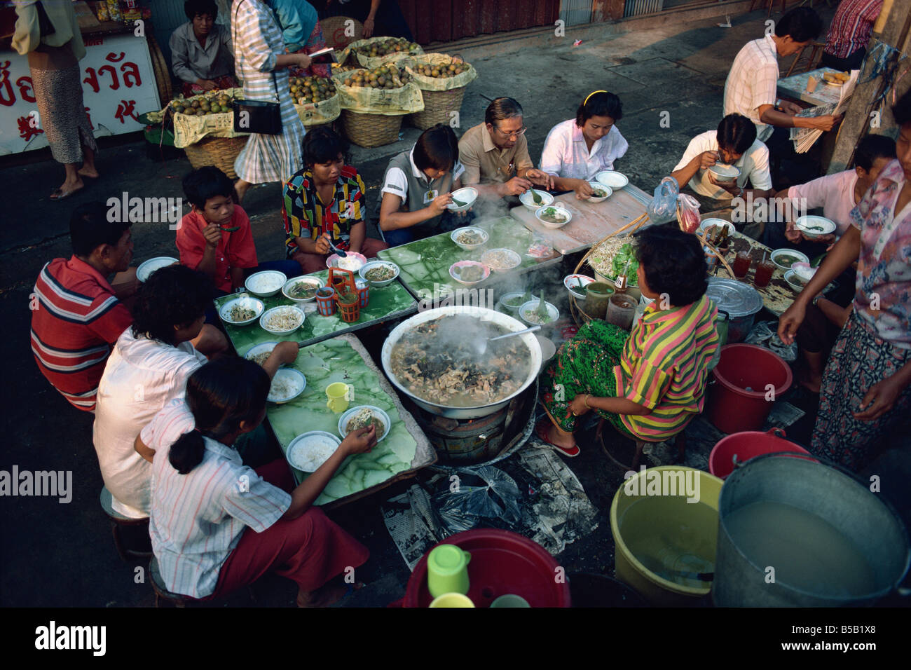 Straße Restaurant Bangkok Thailand Südostasien Asien Stockfoto